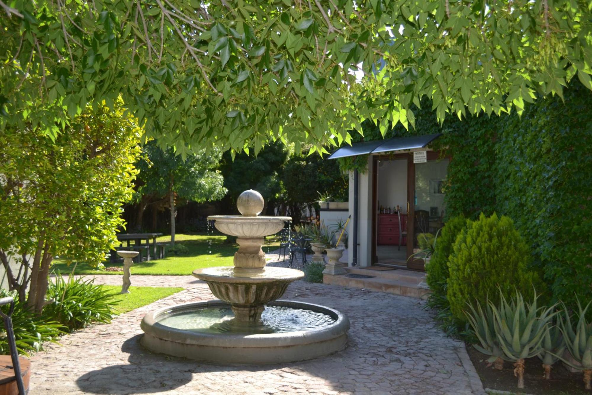 Old House Lodge Beaufort West Exterior photo